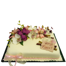 Rectangular Cake with Flowers and Delicate Cream Design – F264