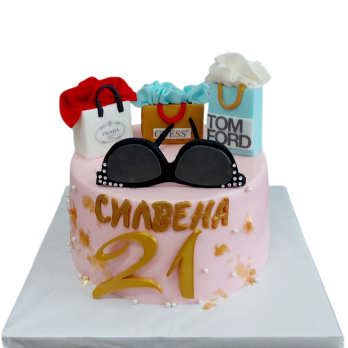 Розова торта за 21 години с 3D фонданови очила и чанти и 2D захарни декорации с принт, модел Ф1652 от Сладкарница Роза 🎂